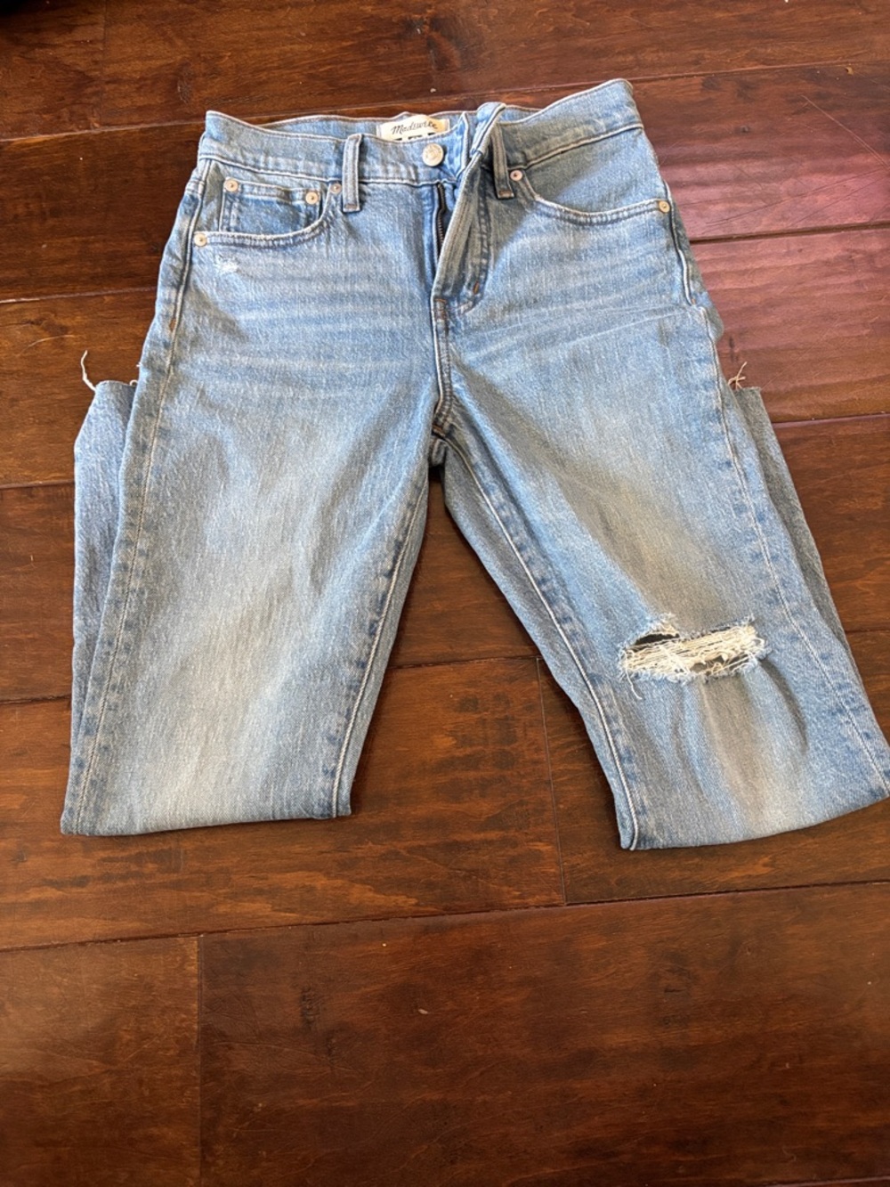 ❤️SALE❤️Madewell Light Blue Distressed Women's Jeans